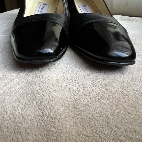 Etienne Aigner Siena Black Leather & Patent Leather Cap Toe Block Heel Pump 7.5 - Picture 5 of 16